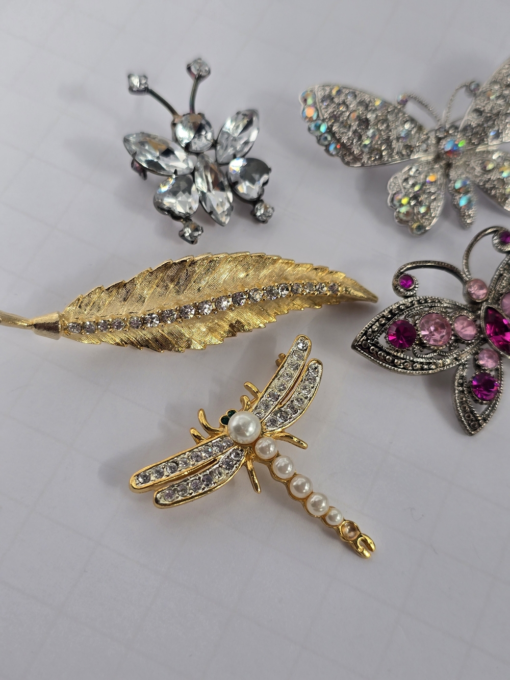 Vintage Brooch Lot Of 6 Butterflies Dragonfly Flower Leaf - Picture 4 of 13